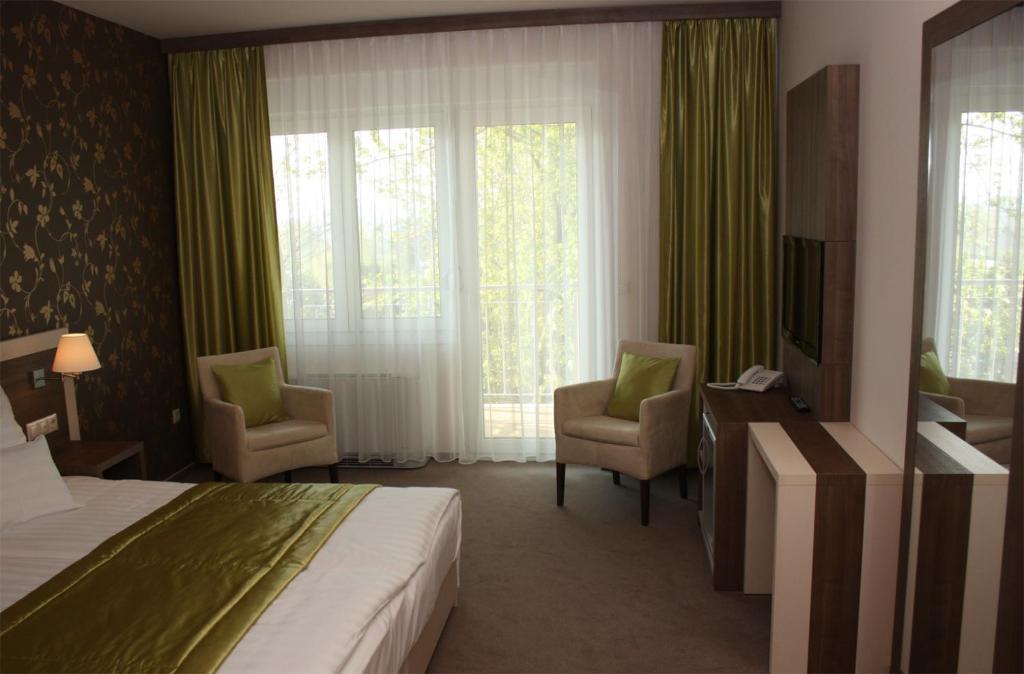 Hotel Europa Gunaras Домбовар Номер фото